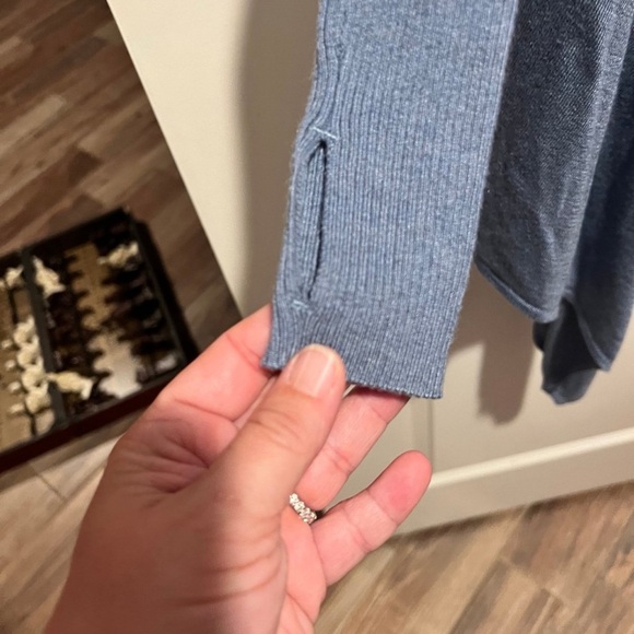 Lululemon Universal Wrap - Picture 4 of 4